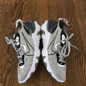 NIKE REACT VISION “VAST GRAY” MENS SIZE 9.5 SNEAKERS (WORN TWICE)